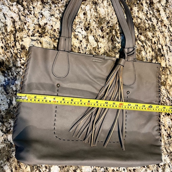 Chic Gray Tote Bag with Tassel Accent - Picture 7 of 8